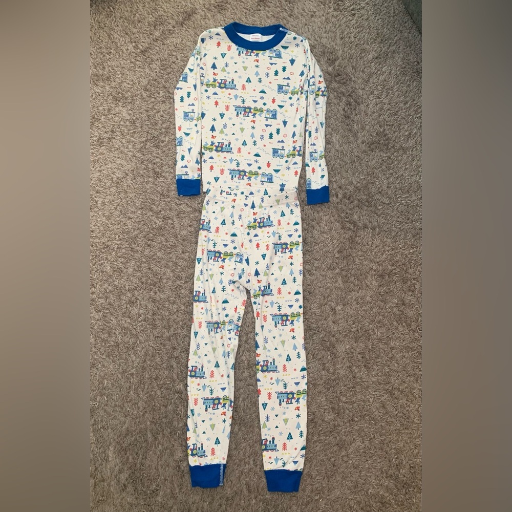 Kids holiday pajamas size 6-7